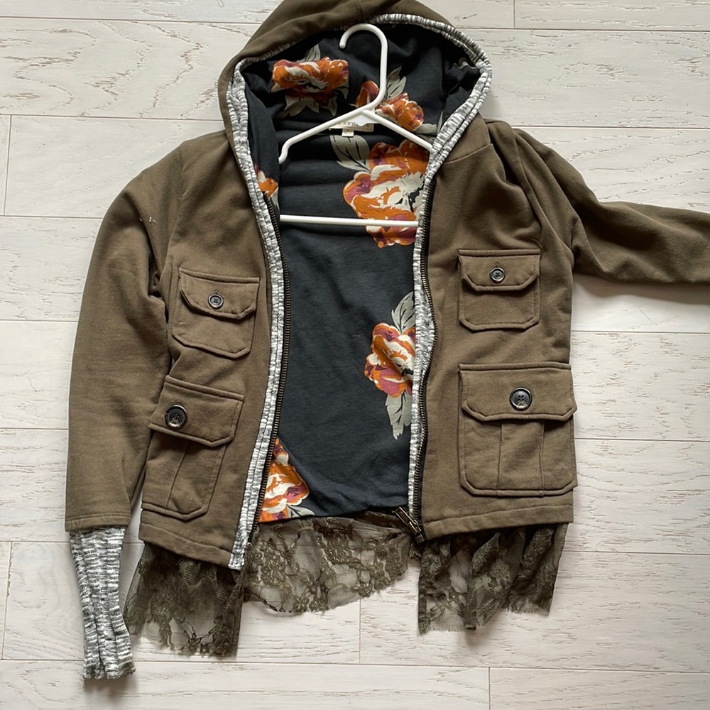 scrapbook jacket size small. so gorgeous